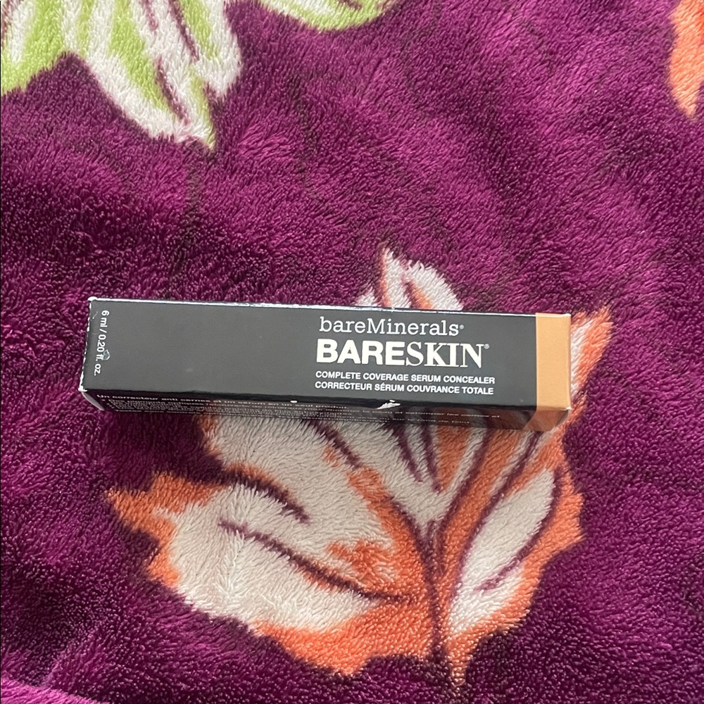 bareMinerals BARESKIN Concealer in Black and Tan